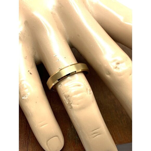 Men's Wedding Band Gold Tone Tungsten 5mm Ring Size 11 - Picture 6 of 14